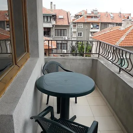 Georgievi 3*